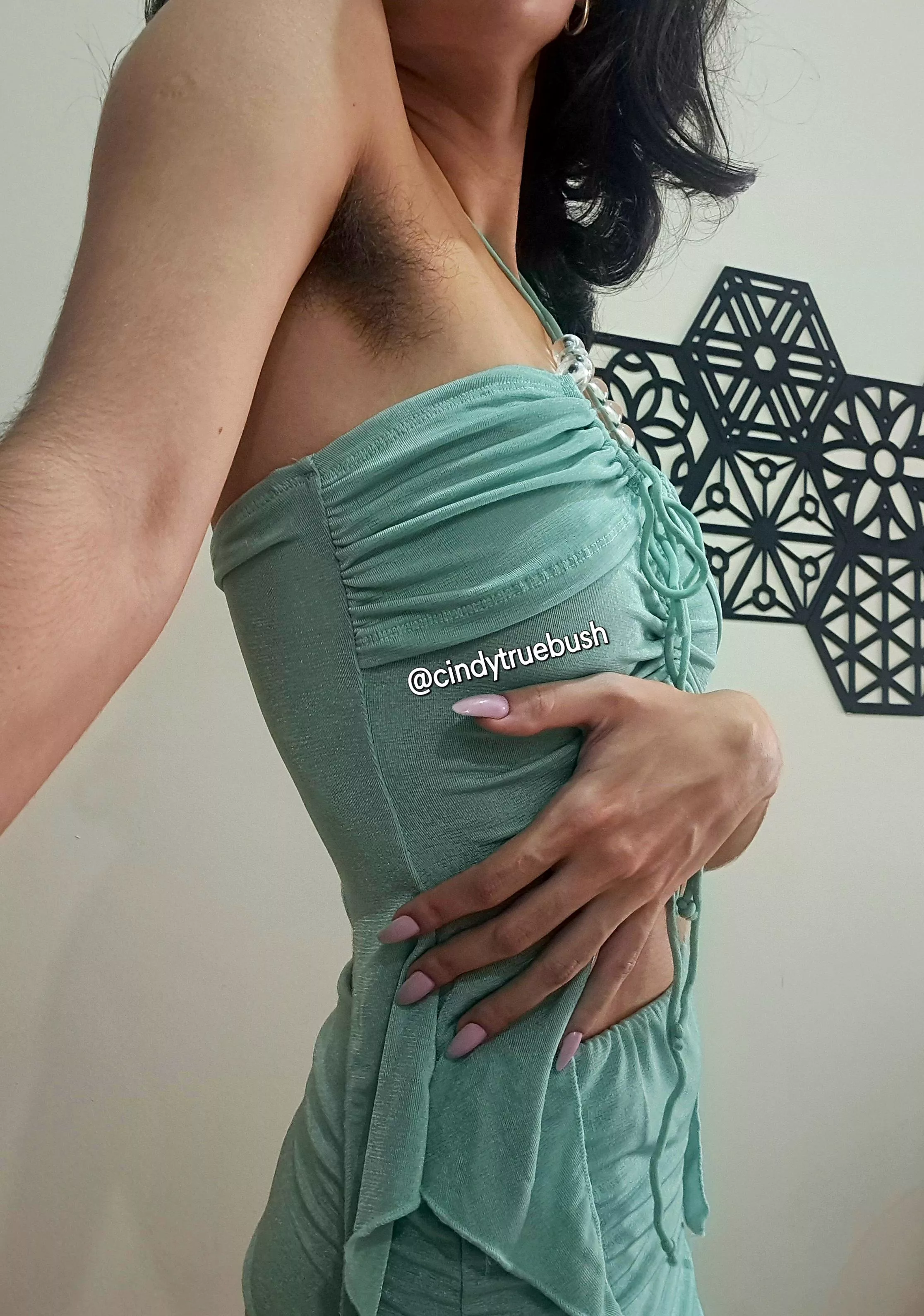 My pretty pits are part of my look 😍 