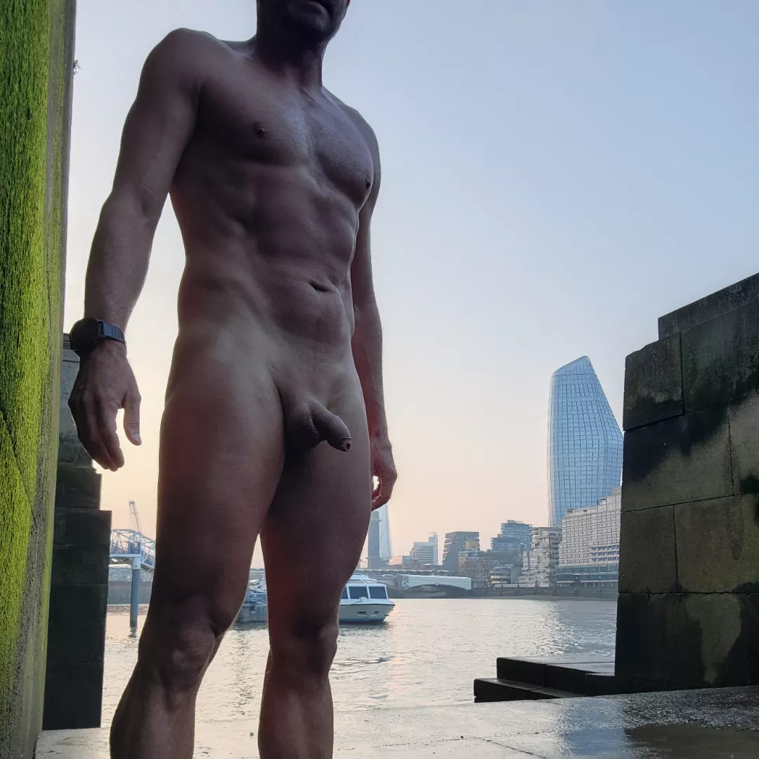 Naked landmarks series: London first