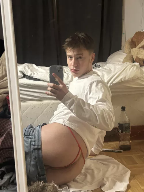 Run your fingers through my manhole