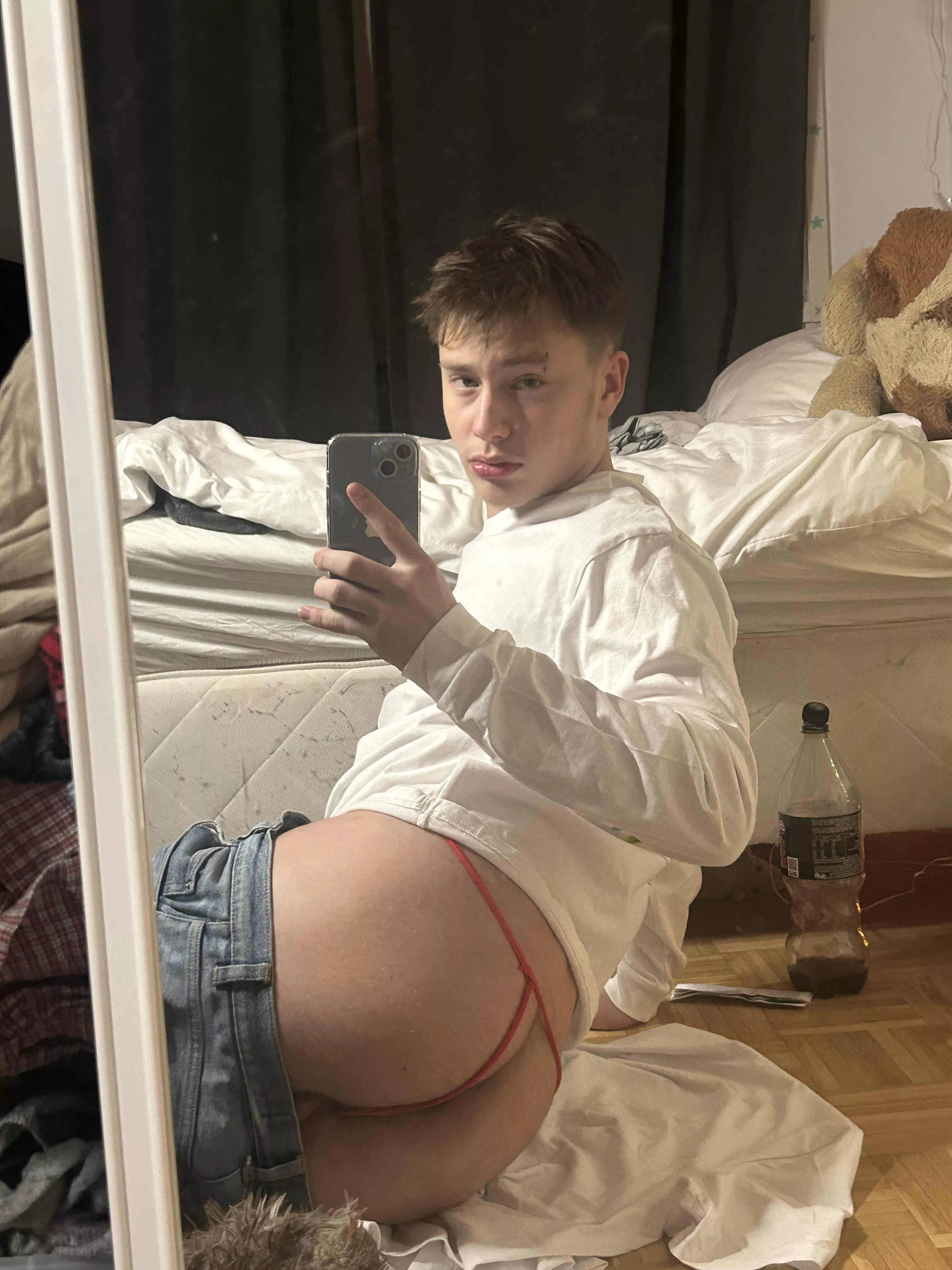 Run your fingers through my manhole