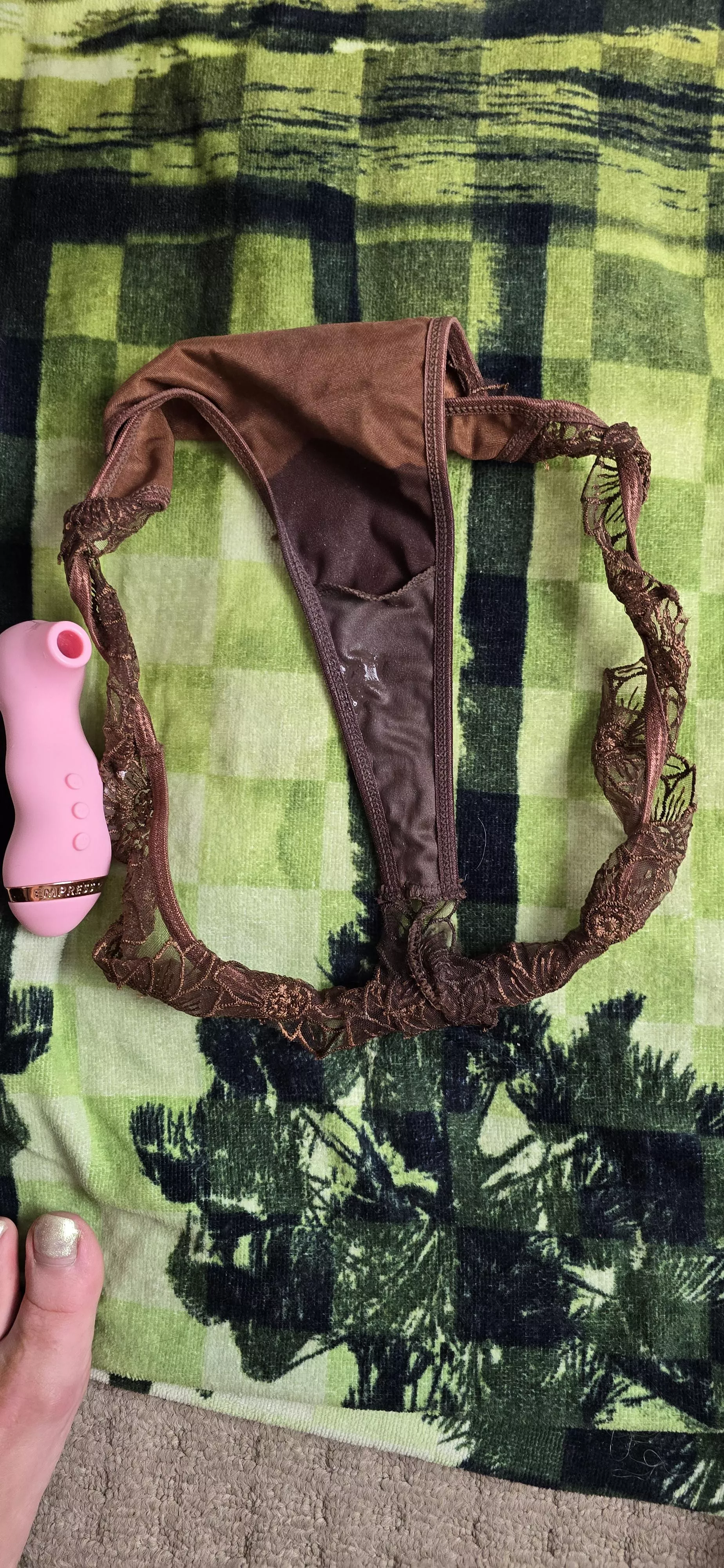 Soaked my panties 💦💦💦