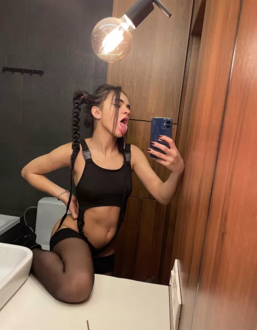 Tell me the size of your member with just one smiley