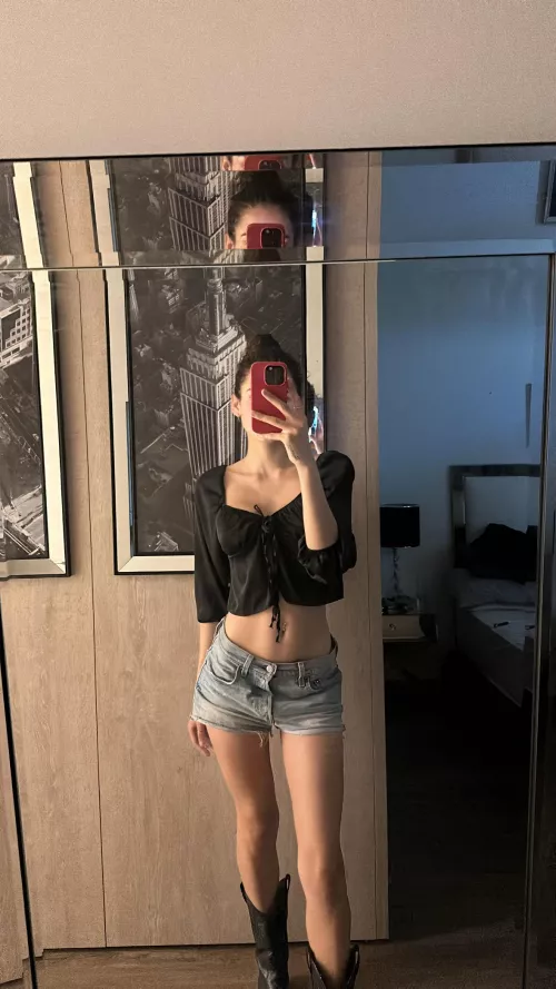 The cutest crop top.