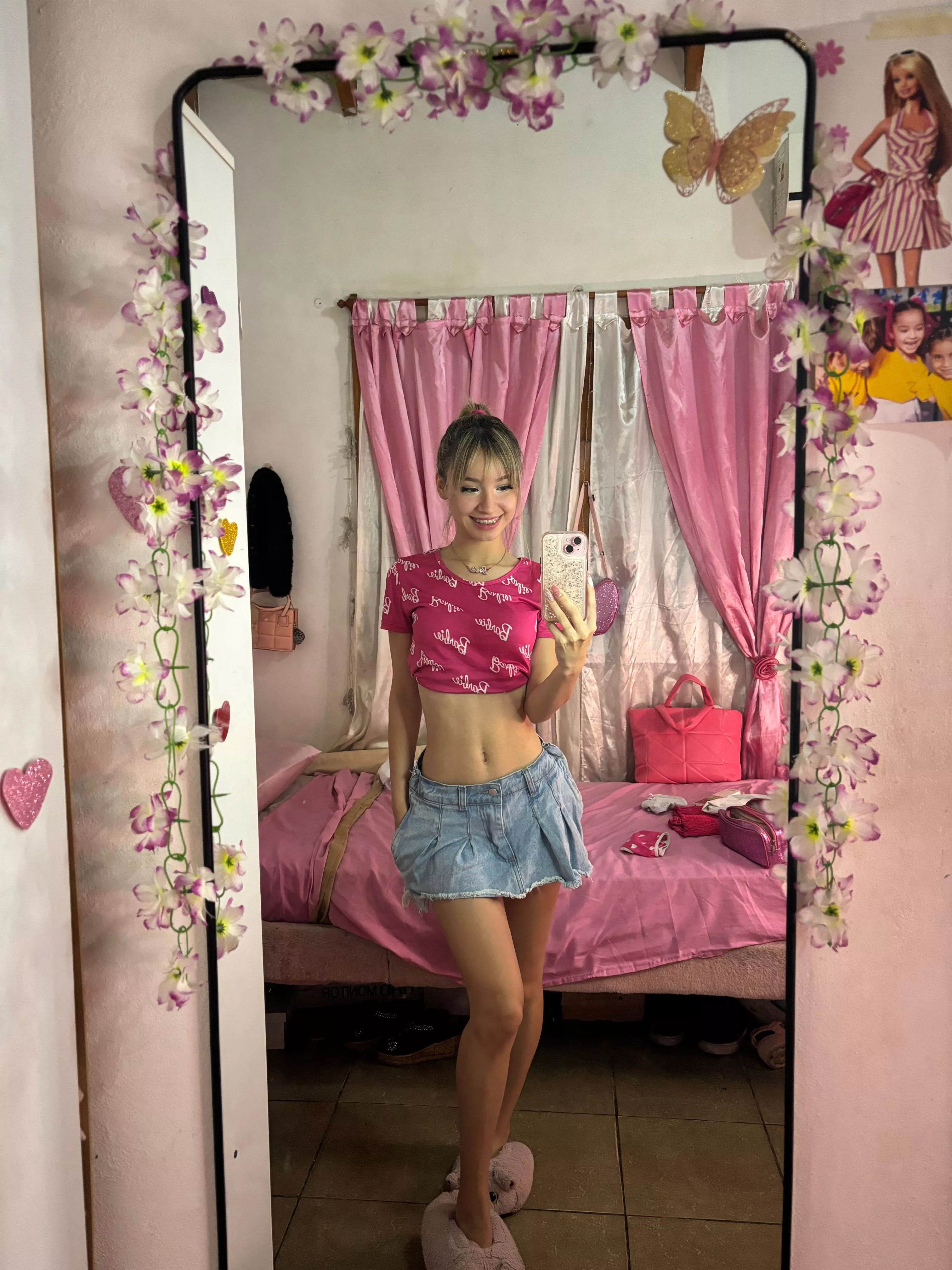 The cutest crop top, but am I the cutest girl?