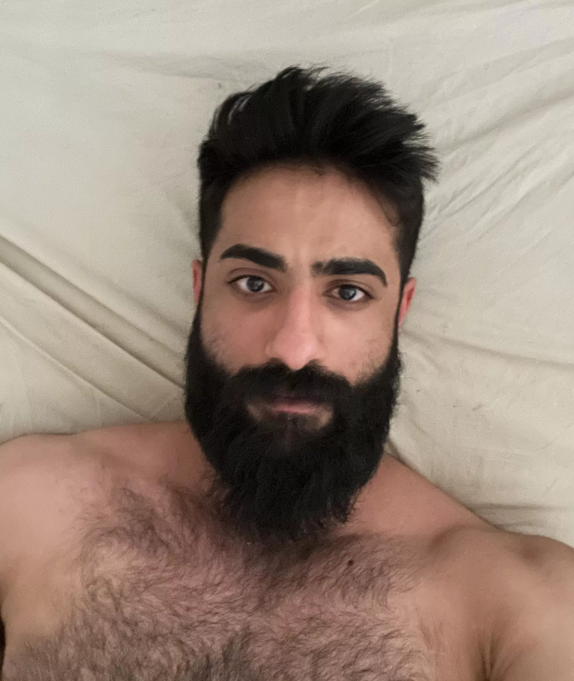 Time for a beard trim 🧔🏽‍♂️