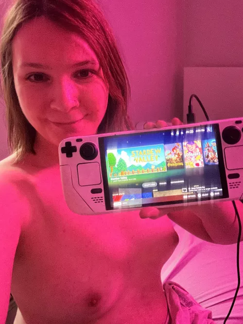 You gotta pick, steamdeck, or boobs 🤔