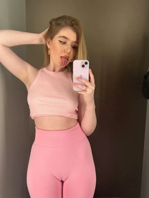 Your face looks comfy. Let me take a seat