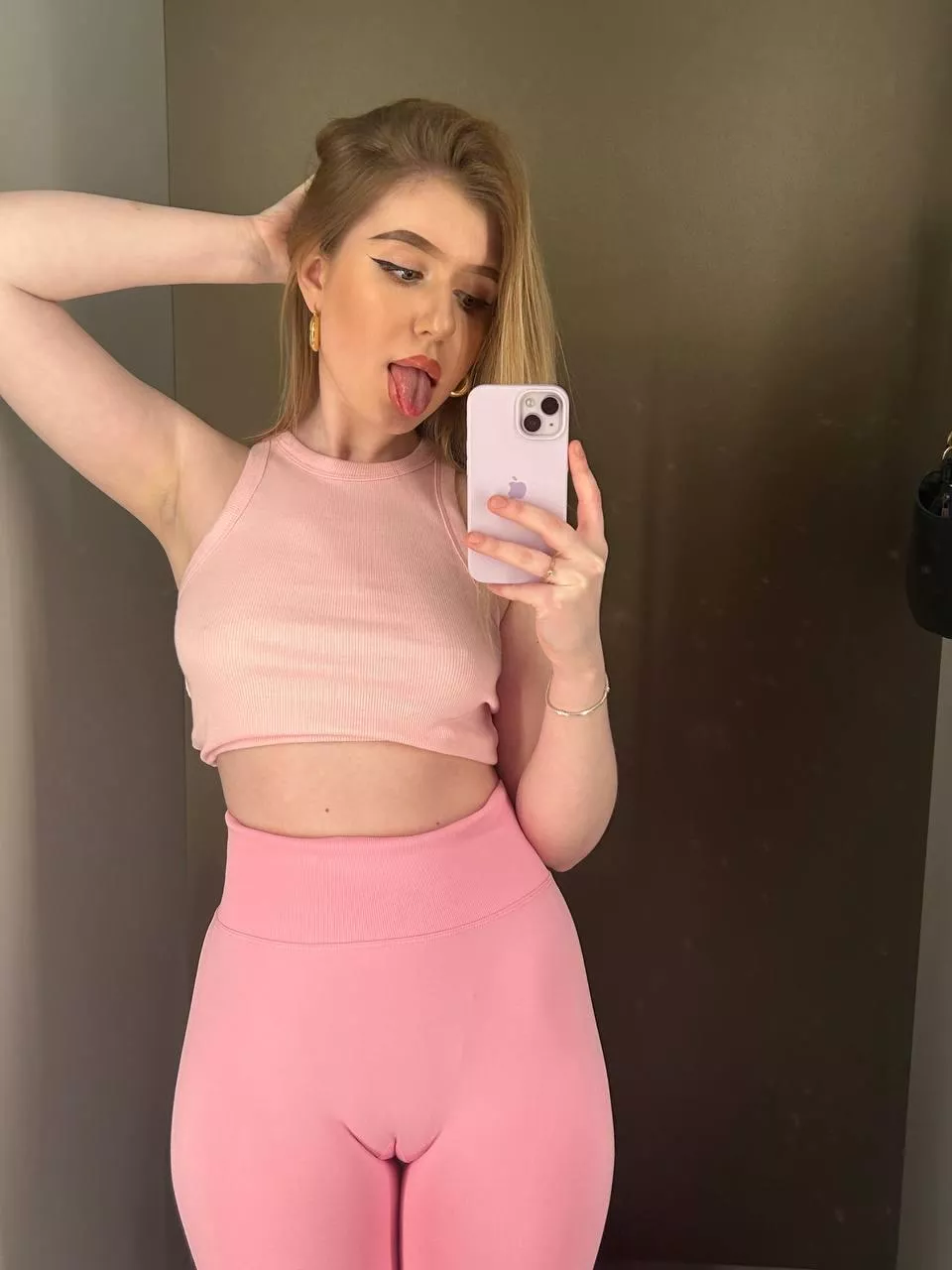 Your face looks comfy. Let me take a seat