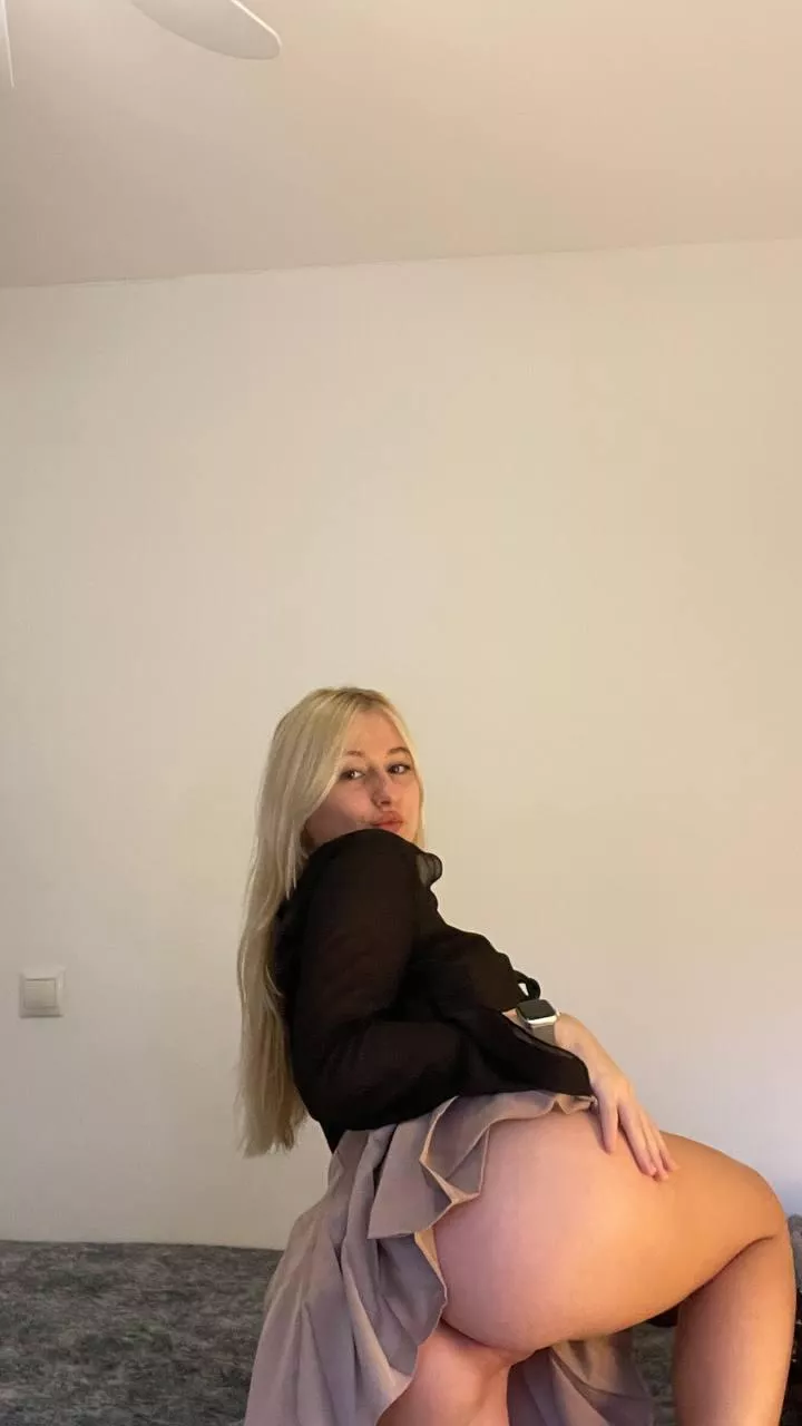 Can you help me take off my skirt?