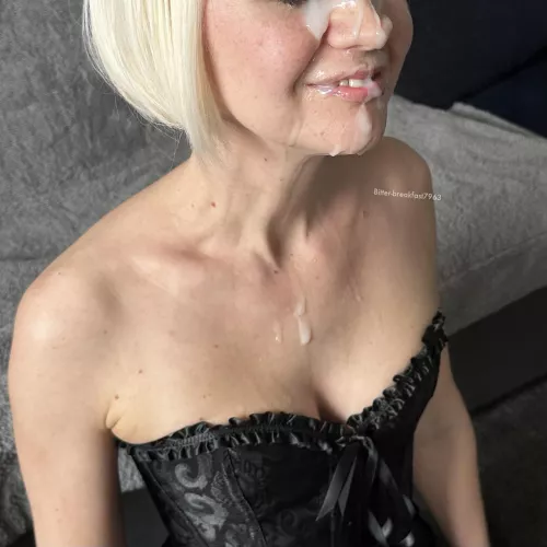 Hopefully you think my corset is pretty.