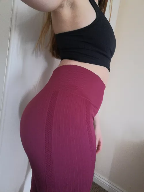 Love the colour of these leggings