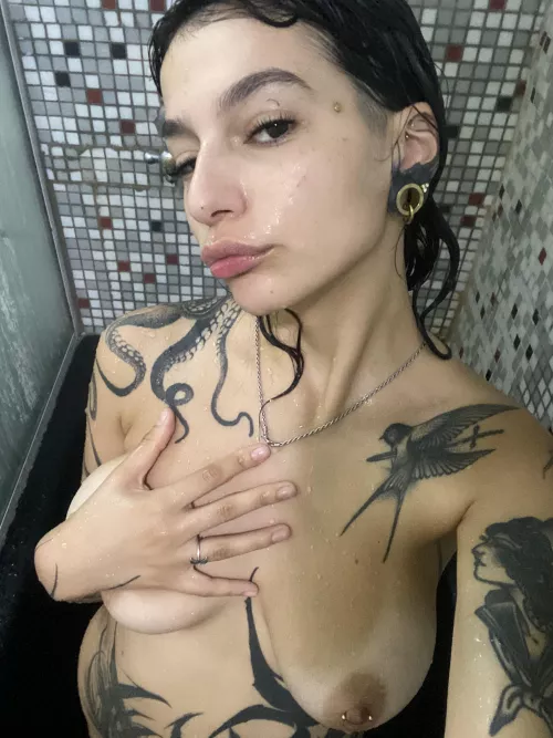 Some men say that they hate tan-lines, you?