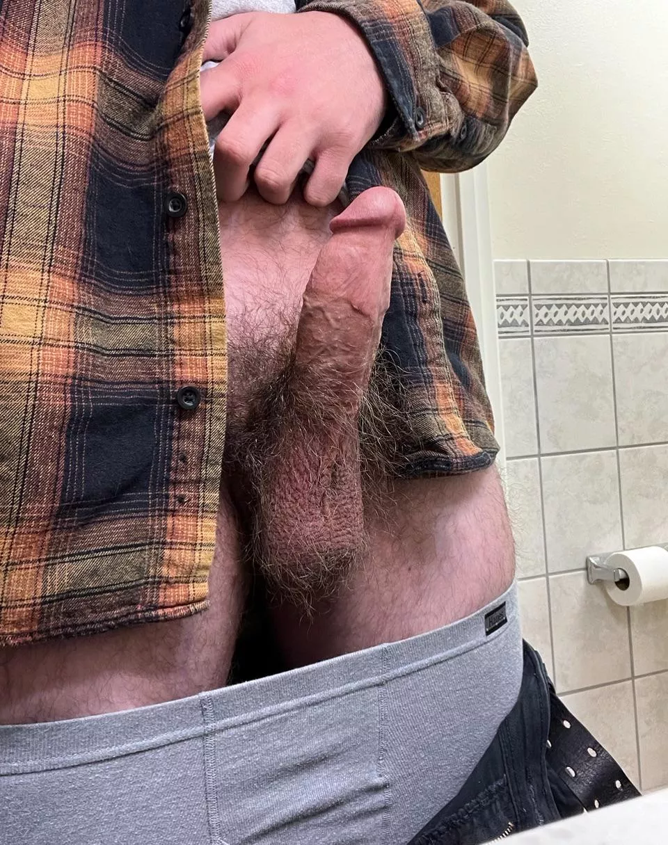 Suck me off in the hotel room?👄