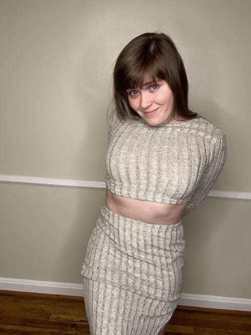 This color is “apricot” [f]