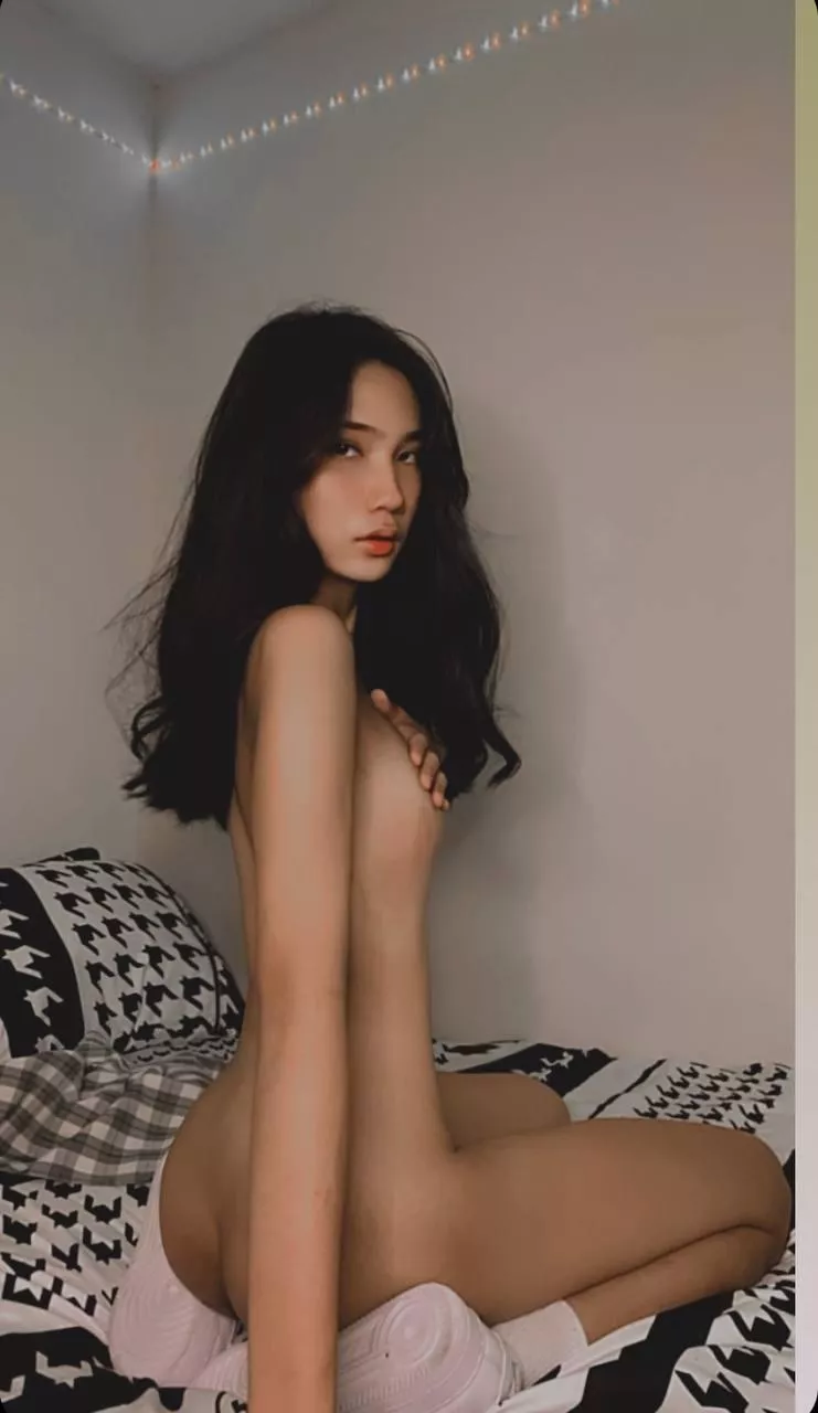 wanna try my asian cock