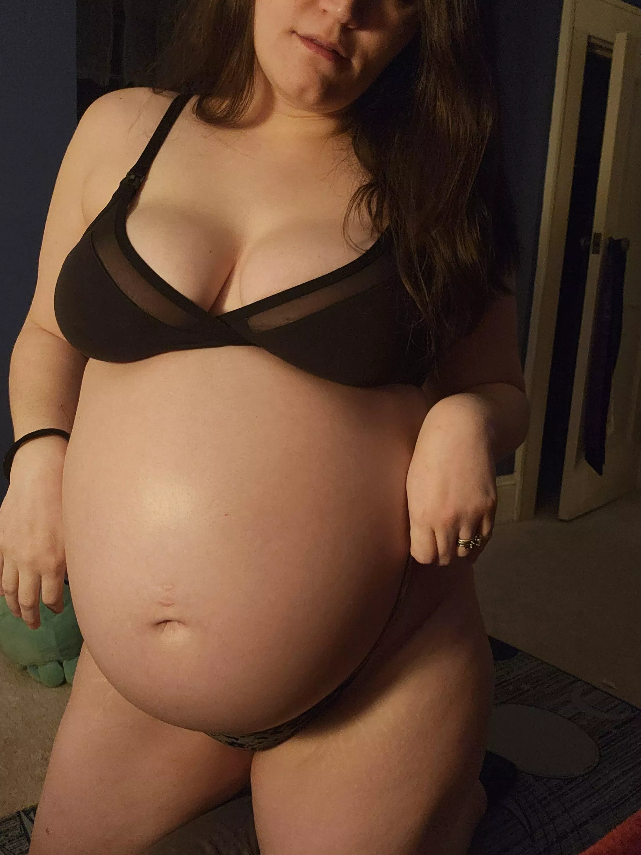 6 months and I need someone to take this pressure off 💋  will you help? 