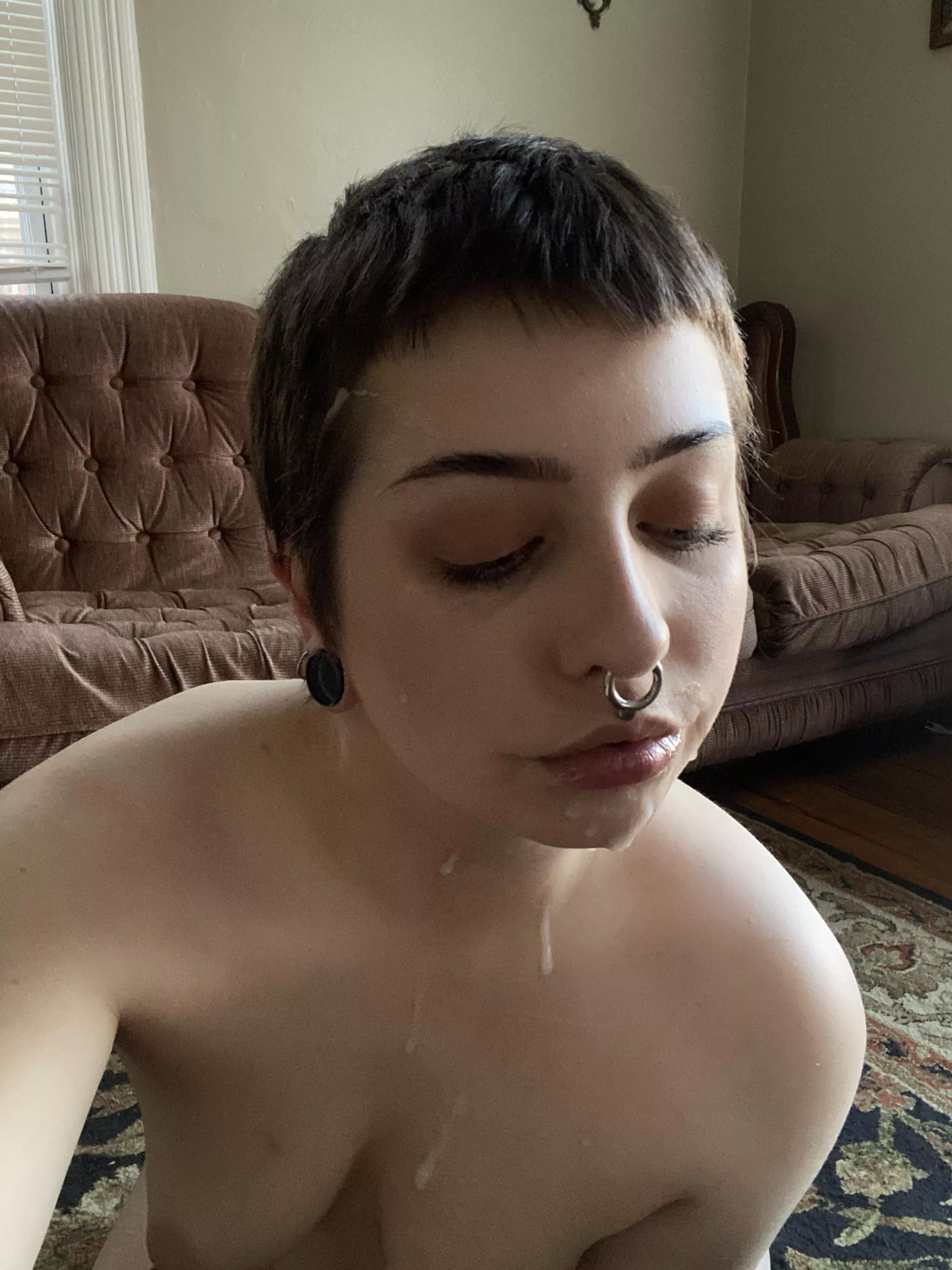 do i look pretty with cum all over my face?