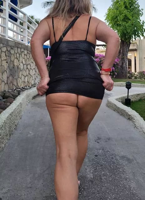 Follow me for dinner