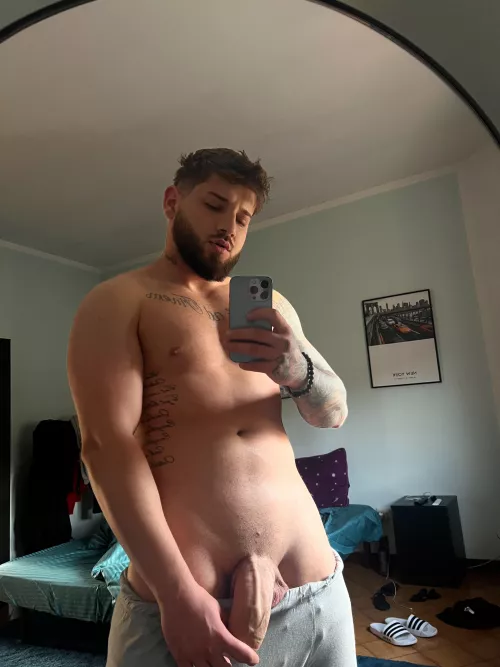 F*UCK IT sending dick pics from my gallery to anyone who says hi