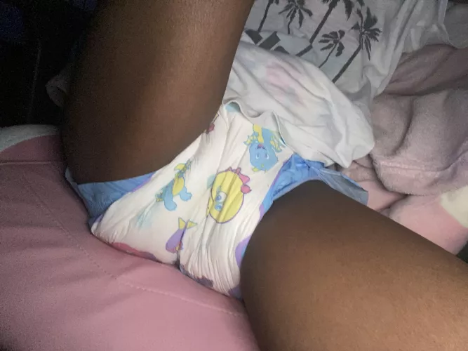It’s been so long since I relaxed in my diaper, I miss these days 🤞🏾