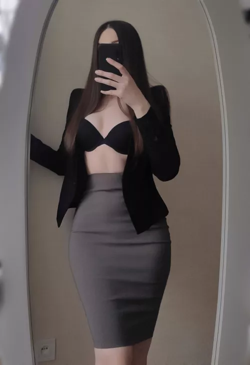 Love pencil skirt, so sexy