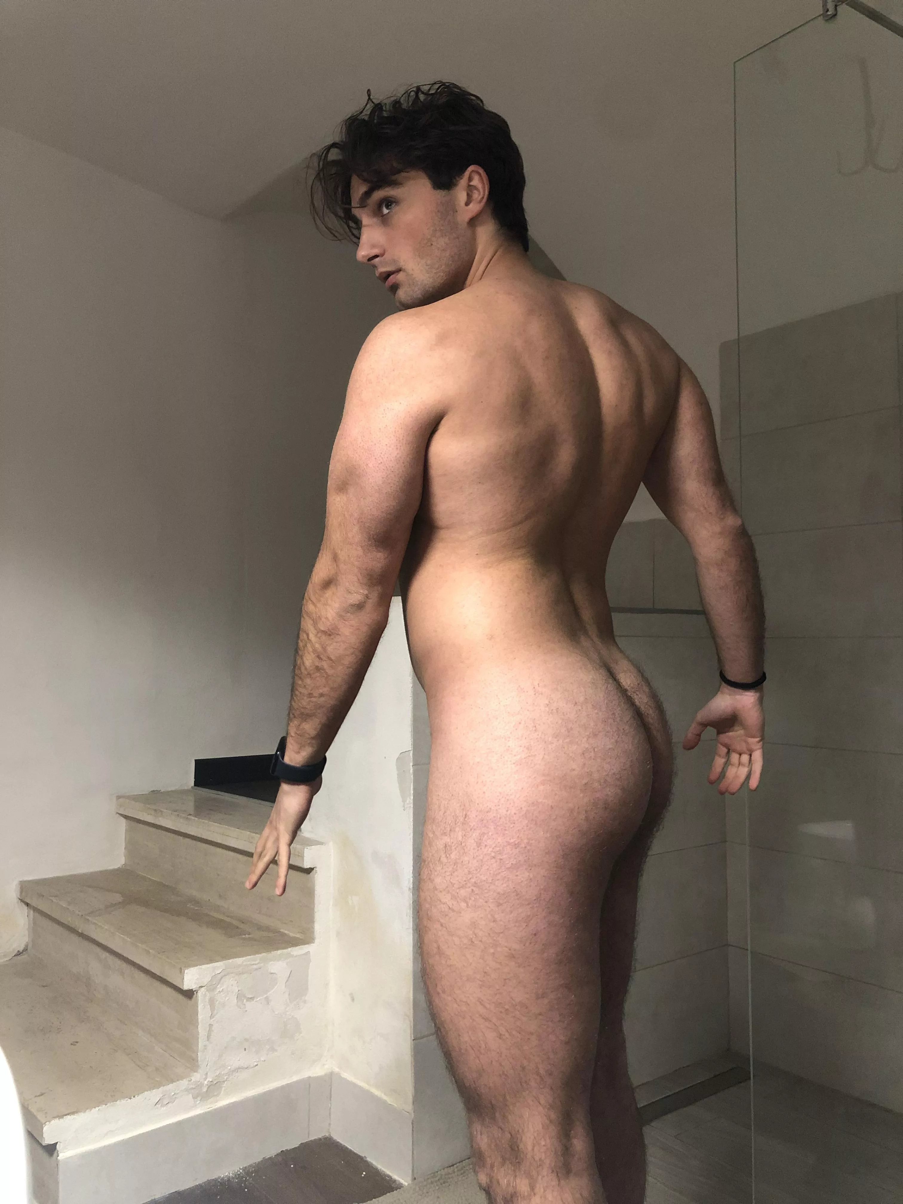 Strike the pose 👀🍑