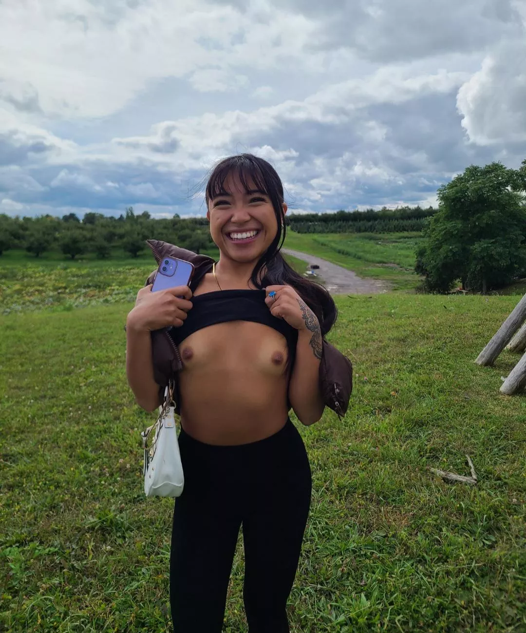 u can fill my asian cunt whenever and where ever 