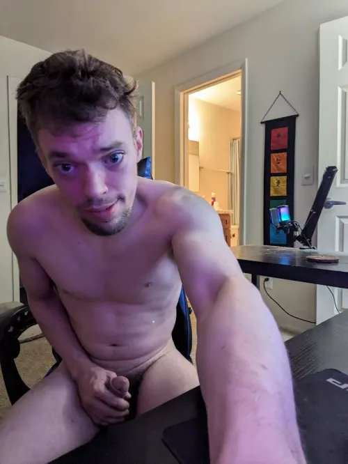wanna suck me while i stream?