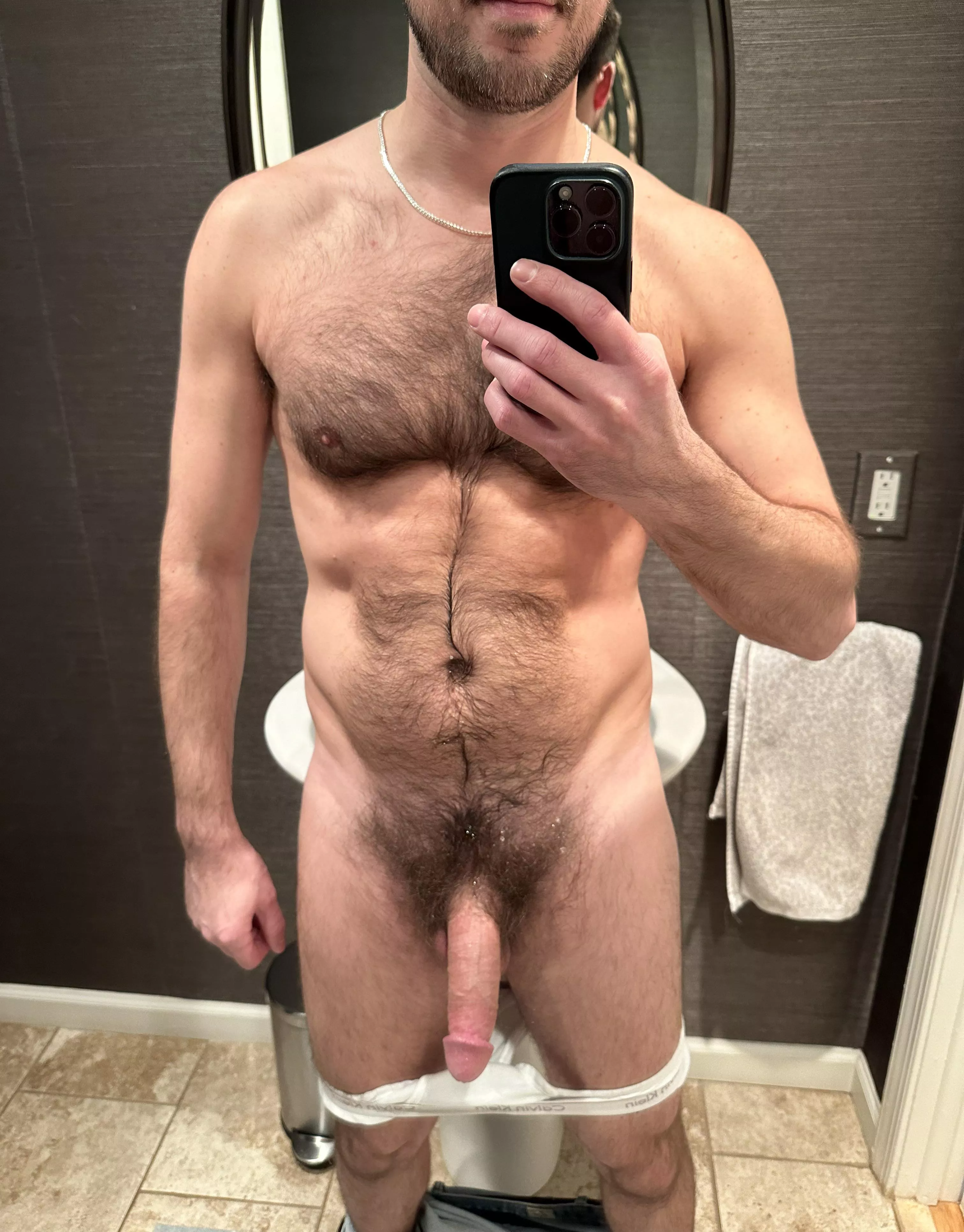 Who wants to stroke it ✊🏻