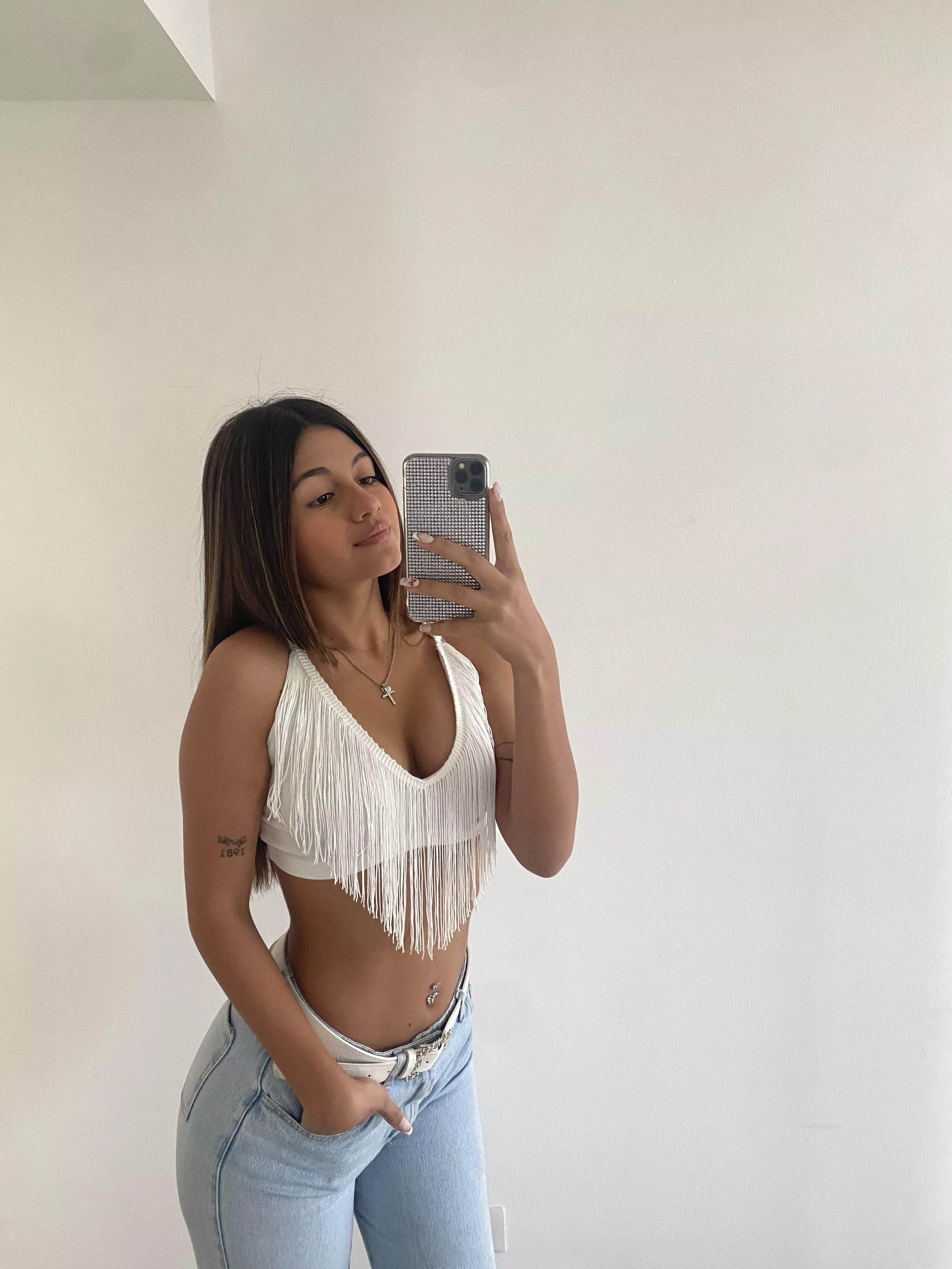 Are girls in crop top a turn on?