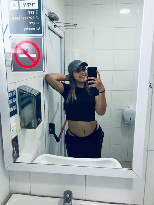 Are girls in crop top a turn on?
