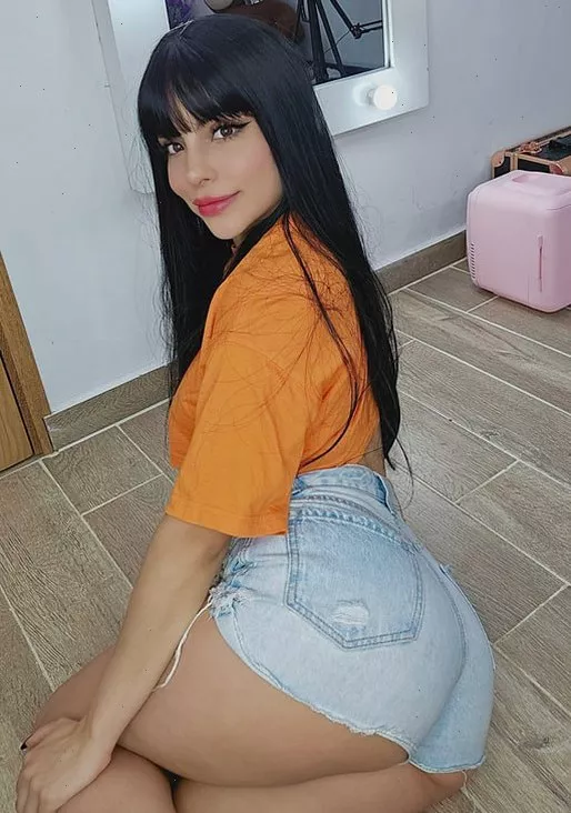 do my petite body deserve to be stuffed simply bc of these clothes?