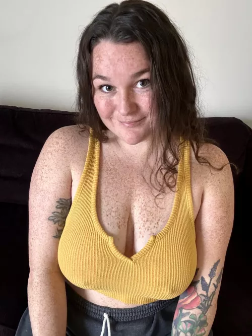 I’m in the mood to cuddle and watch a movie [f]