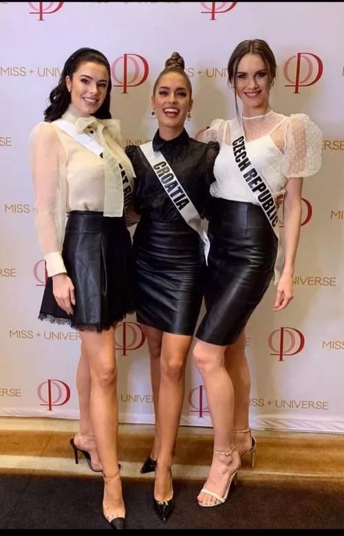 Ms World Contestants in Leather Pencil Skirt s