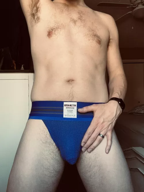 Ripe tonight, fellas. Wanna drink beer and makeout with my pits?