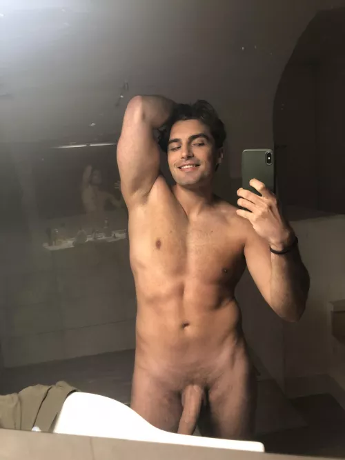 Strike the pose and love my thick dick 👀👅