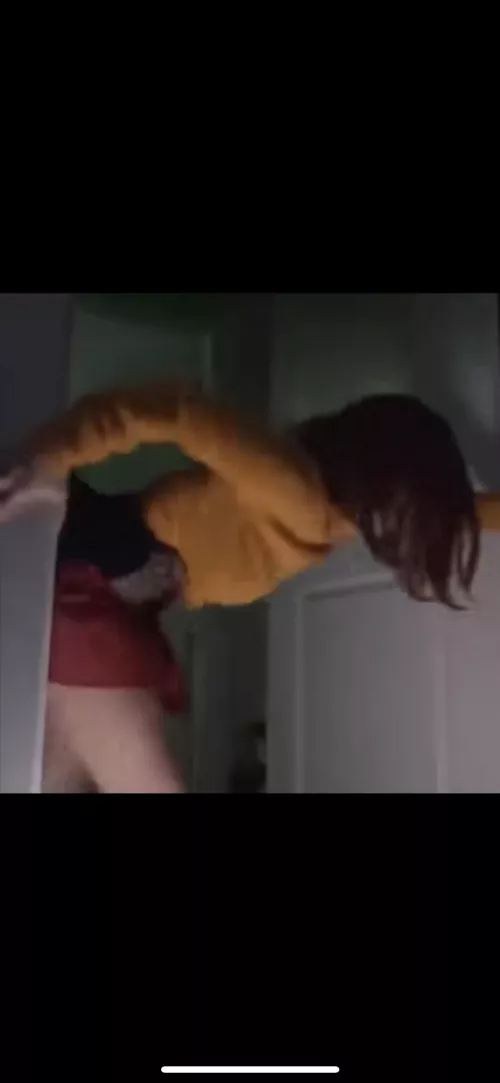 What’s her name and where can i find the full vid