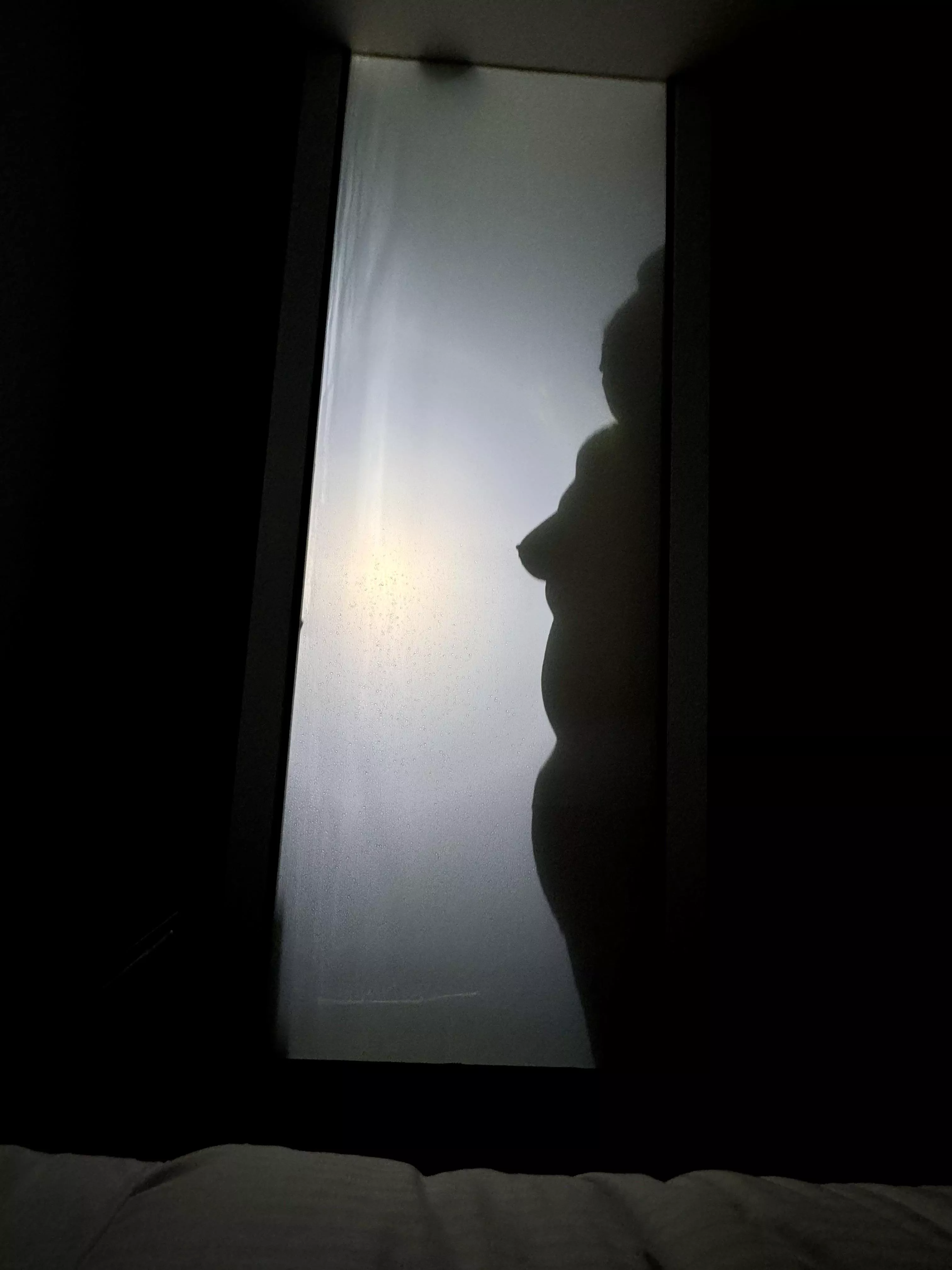 When the hotel bathroom provides for some shadow [F]un you just have to put in a show for Wilbur. 