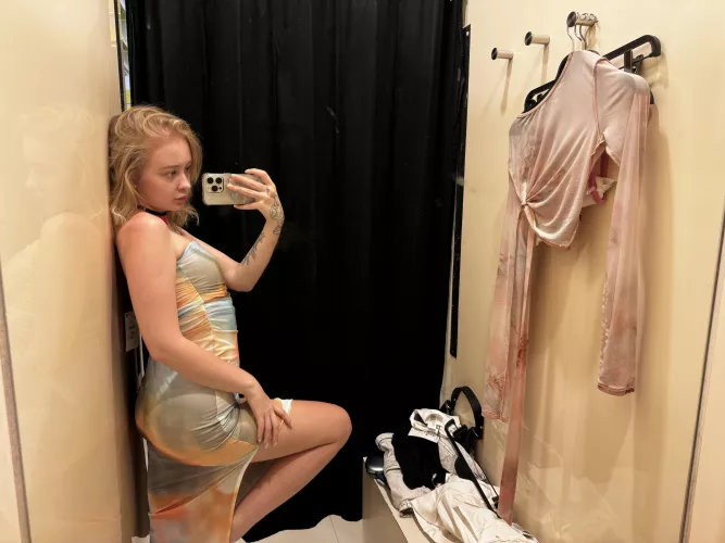 When you look at me, does my tight outfit make you breathe heavily?