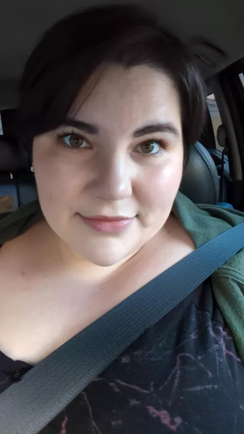 Y'all know I love posting a selfie on Friday. Here's to the weekend ☺️