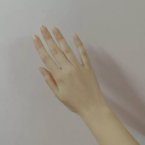 Beautiful long bare fingers 