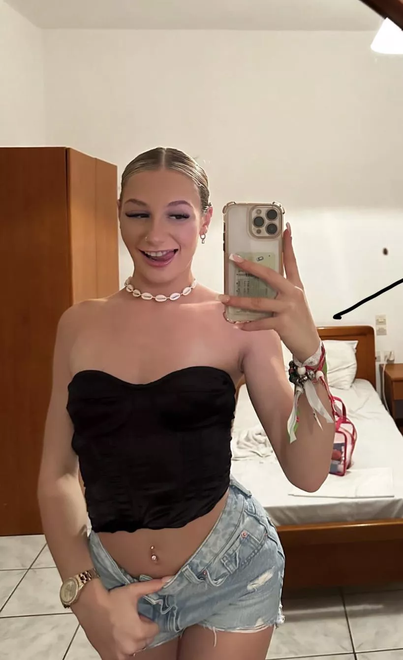 do i look sassy or classy xx