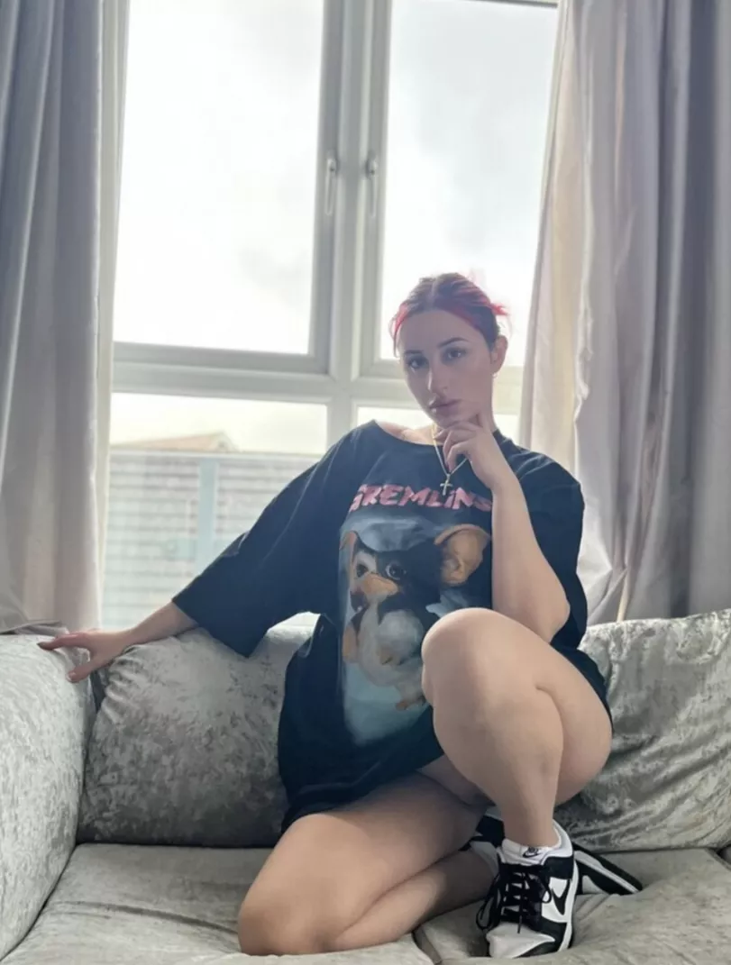 Don't stare at the bottom, look me in the eyes.