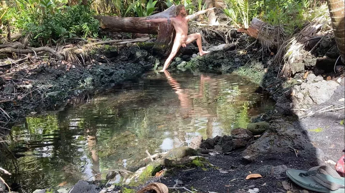 I really enjoy naked yoga but does anyone enjoy men posting naked? 