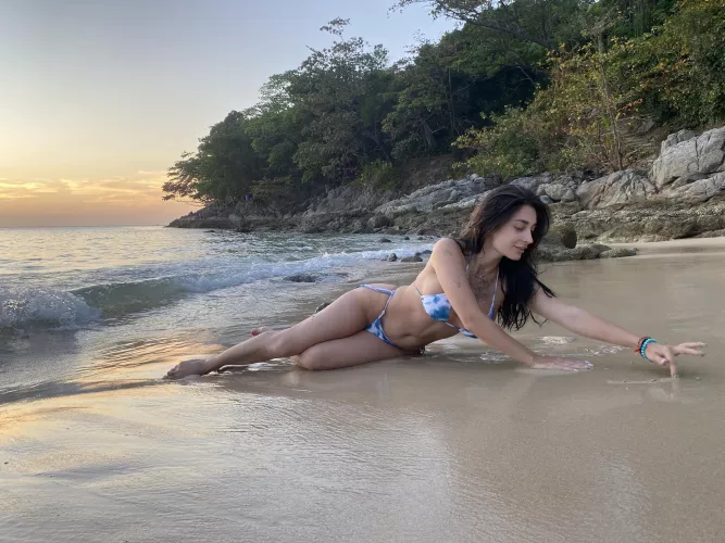 I want to be caressed not only by waves