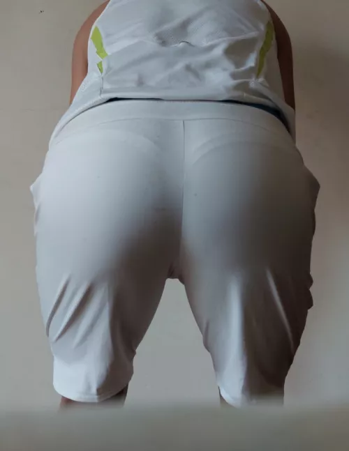 Pre-run booty shot hehe hope someone enjoys the view :P