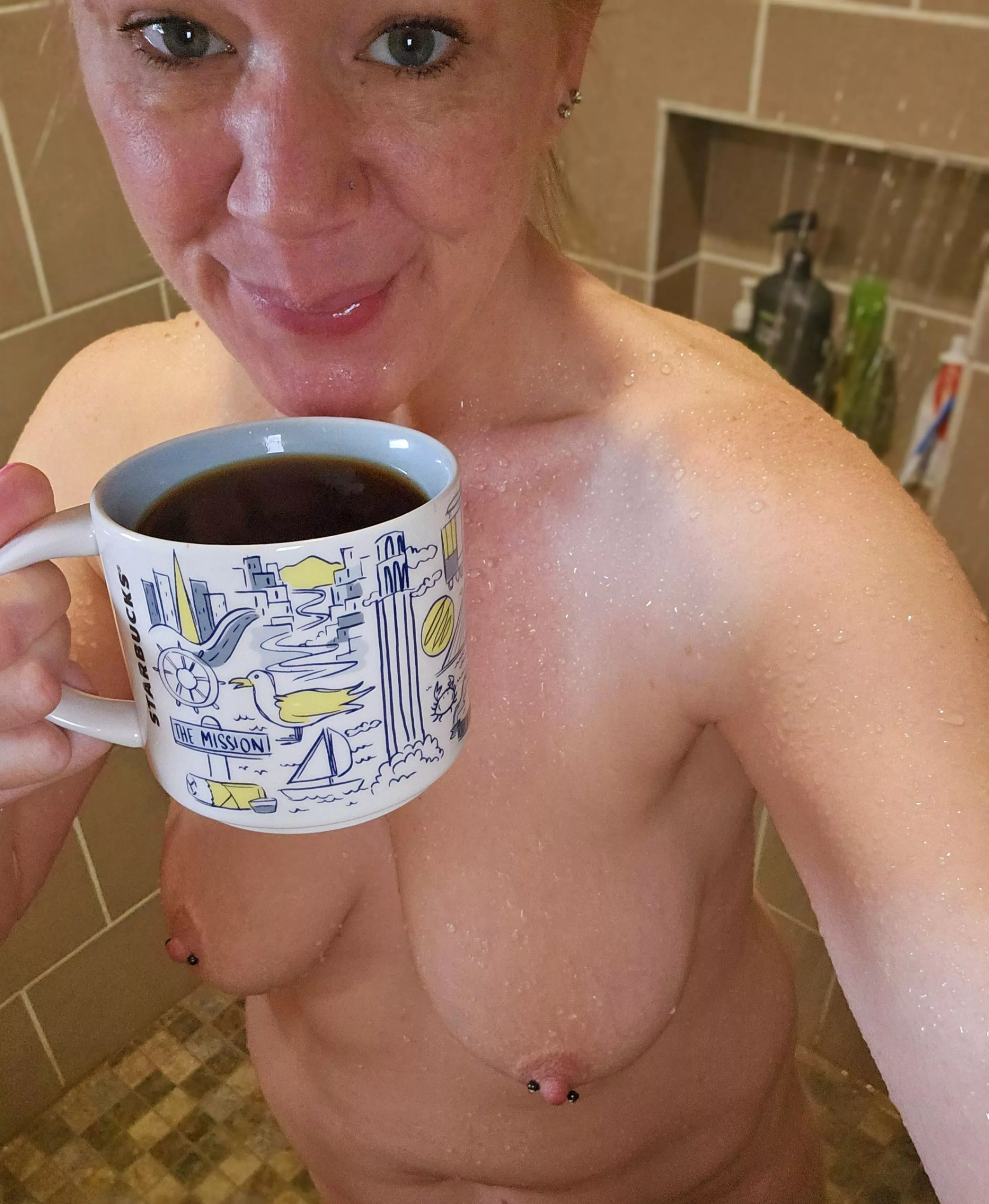 Saturday cheers! 🌞☕️