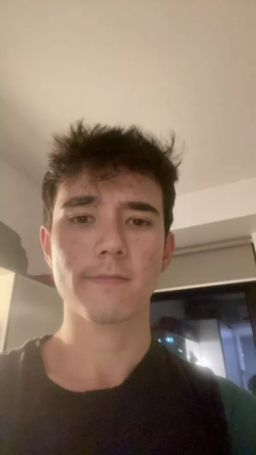 teach me how to take good selfies I'm begging 🤕