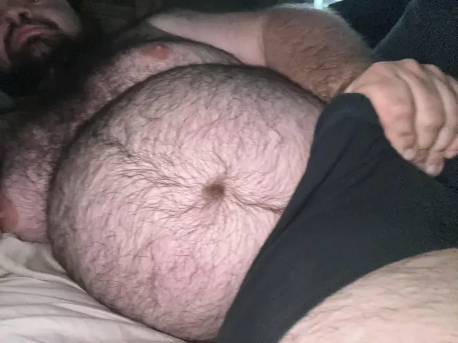 32 [M4F] We got a couple hours to kill before we need to get up and start prepping for festivities. Where do you want me?