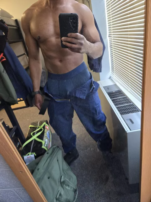 [33] where are the military boys that can keep up with a bro 🥵